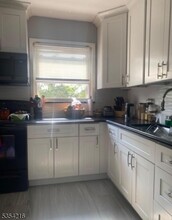 100 Luttgen Pl in Linden, NJ - Building Photo - Building Photo