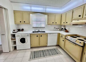 135 Amherst Ln in Greenacres, FL - Building Photo - Building Photo