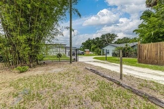 5680 Durrance Rd in Mulberry, FL - Foto de edificio - Building Photo