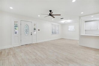 1808 Elise Ave in Metairie, LA - Foto de edificio - Building Photo