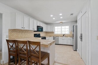 670 Woodland Acres Dr in Marble Falls, TX - Building Photo - Building Photo