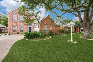 2106 Hunter Pl Ln in Arlington, TX - Building Photo