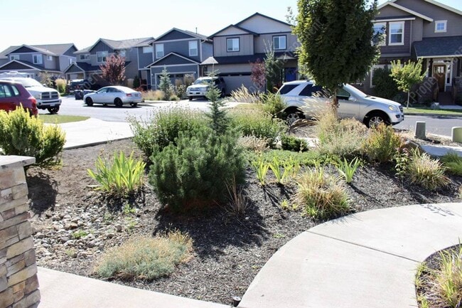 61402 Sunbrook Dr in Bend, OR - Building Photo - Building Photo