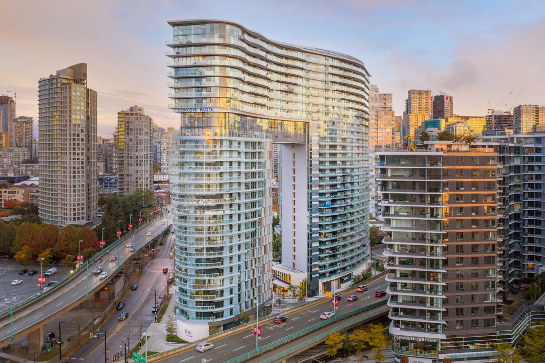 The Arc in Vancouver, BC - Building Photo