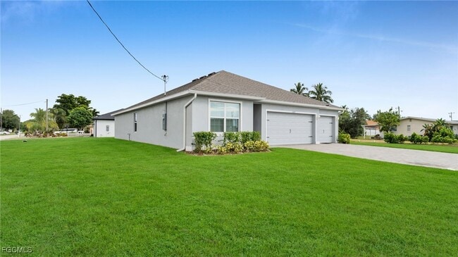1327 SE 16th Pl in Cape Coral, FL - Building Photo - Building Photo
