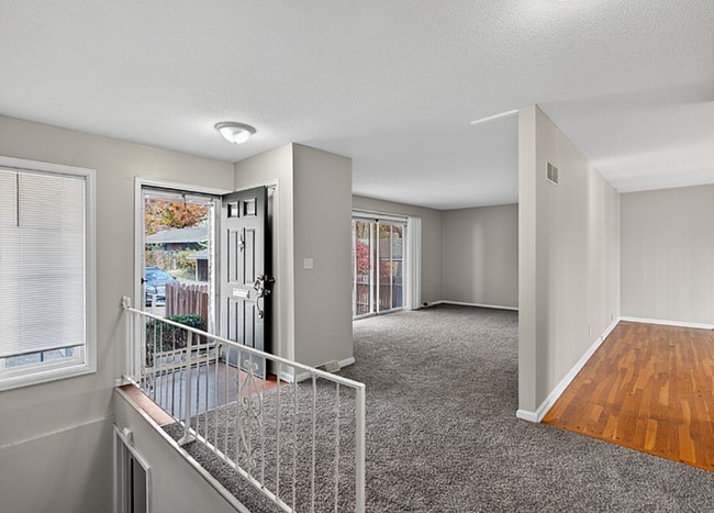 Three Fountains Apartments in Kansas City, MO - Foto de edificio - Building Photo