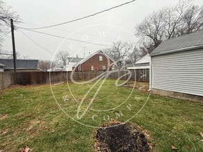 4114 S Detroit Ave in Toledo, OH - Building Photo - Building Photo