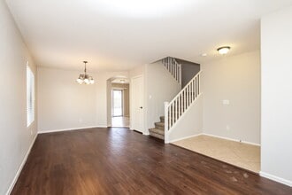 2501 W Oberlin Way in Phoenix, AZ - Foto de edificio - Building Photo