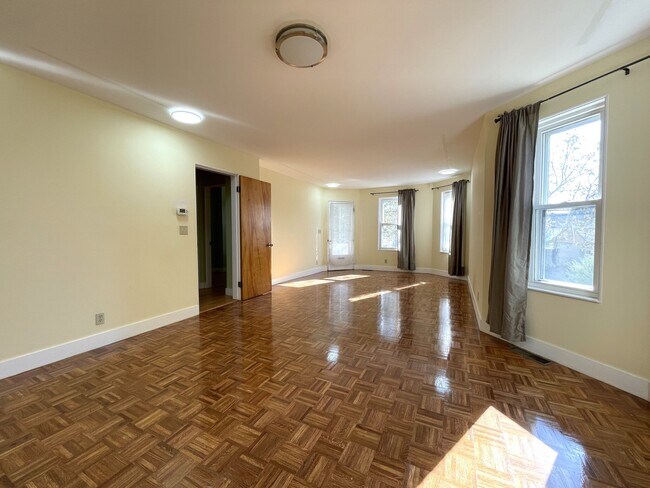 10 Packard Ave, Unit 1 in Somerville, MA - Building Photo - Building Photo