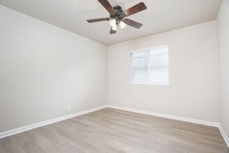 3912 Whisper Fld in Schertz, TX - Building Photo - Building Photo