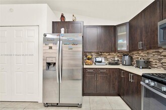 11037 SW 152nd Ct in Miami, FL - Building Photo - Building Photo