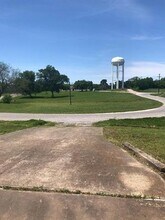 504 Chinner St in Bonham, TX - Building Photo - Building Photo