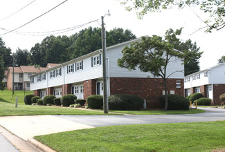 Berryman Square in Greensboro, NC - Building Photo - Building Photo