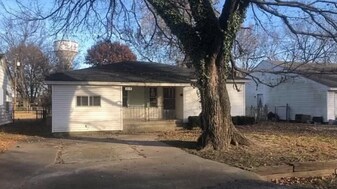 2026 Pawnee Ave in Dewey, OK - Building Photo