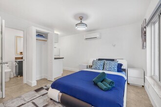 2425 NE 25th Pl in Fort Lauderdale, FL - Building Photo - Building Photo