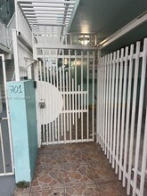 701 Collins Ave in Miami Beach, FL - Building Photo - Building Photo