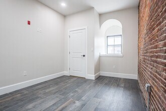 609 Massachusetts Ave, Unit R3 in Boston, MA - Building Photo - Building Photo
