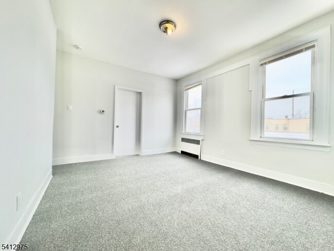 476 Grove St in Irvington, NJ - Building Photo - Building Photo