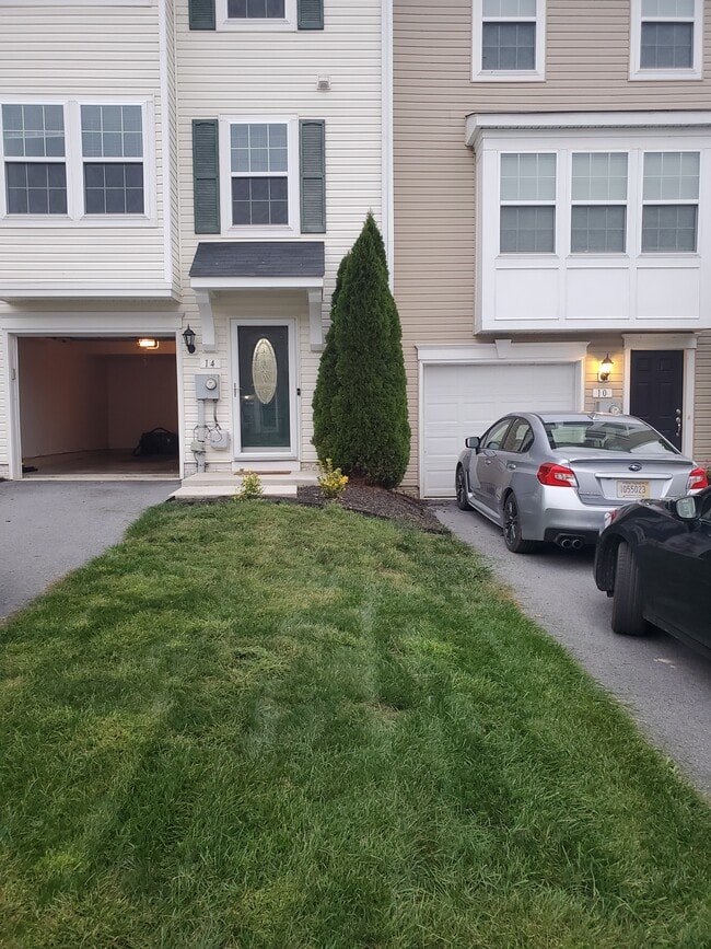 property at 14 Venetian Ct
