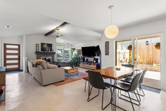 3207 Oak Alley in Austin, TX - Building Photo - Building Photo