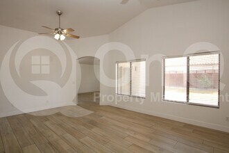 1673 E Wildhorse Pl in Chandler, AZ - Building Photo - Building Photo