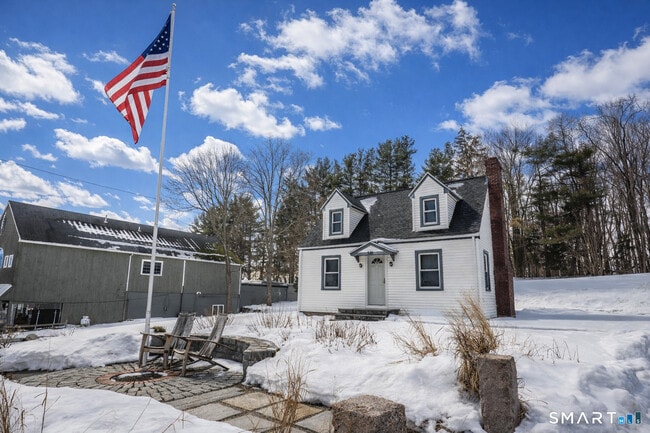 426 Main St in Durham, CT - Building Photo - Building Photo