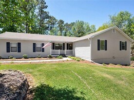 14 Mill Ct in Dallas, GA - Building Photo