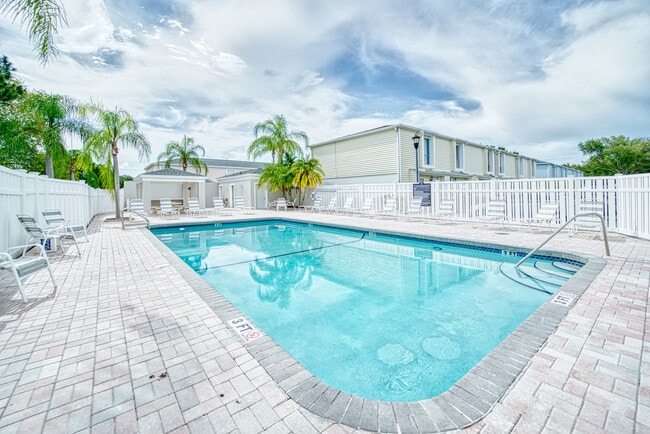 11912 Cypress Hill Cir, Unit 11912 in Tampa, FL - Building Photo - Building Photo