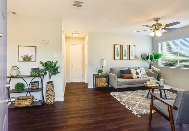 property at 2110 Oak Motte Ln