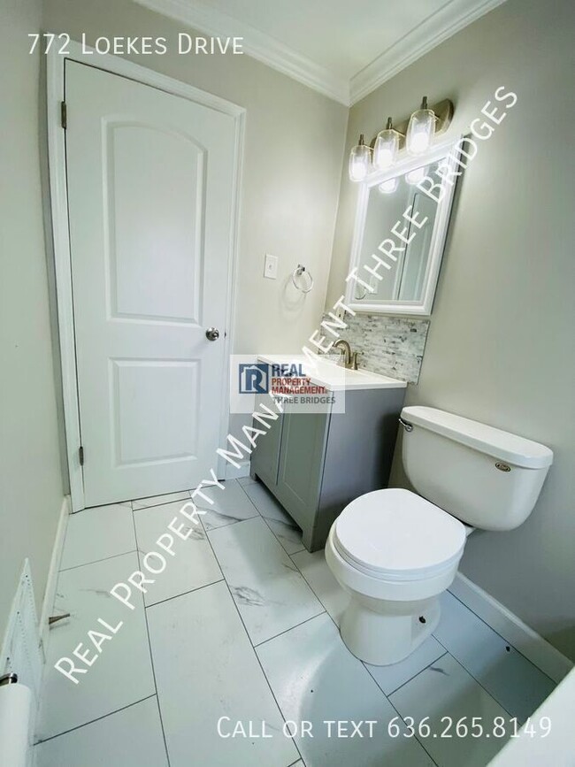772 Loekes Dr in Florissant, MO - Building Photo - Building Photo