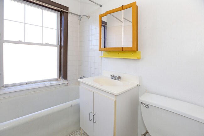 1839 W Foster Ave in Chicago, IL - Building Photo - Building Photo