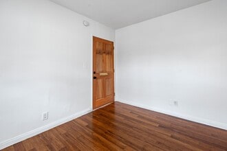 1724 Abbot Kinney Blvd, Unit 4 in Los Angeles, CA - Building Photo - Building Photo