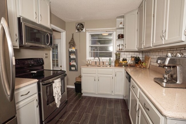 1905 44th Ave NE in Minneapolis, MN - Building Photo - Building Photo