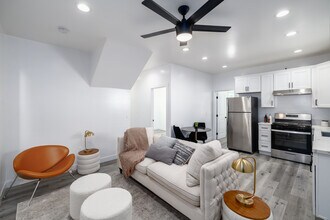 2949-2957 Kalmia St in San Diego, CA - Building Photo - Interior Photo