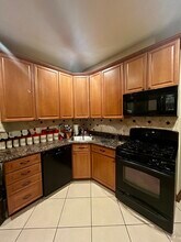 2340 W Thomas St in Chicago, IL - Building Photo - Building Photo