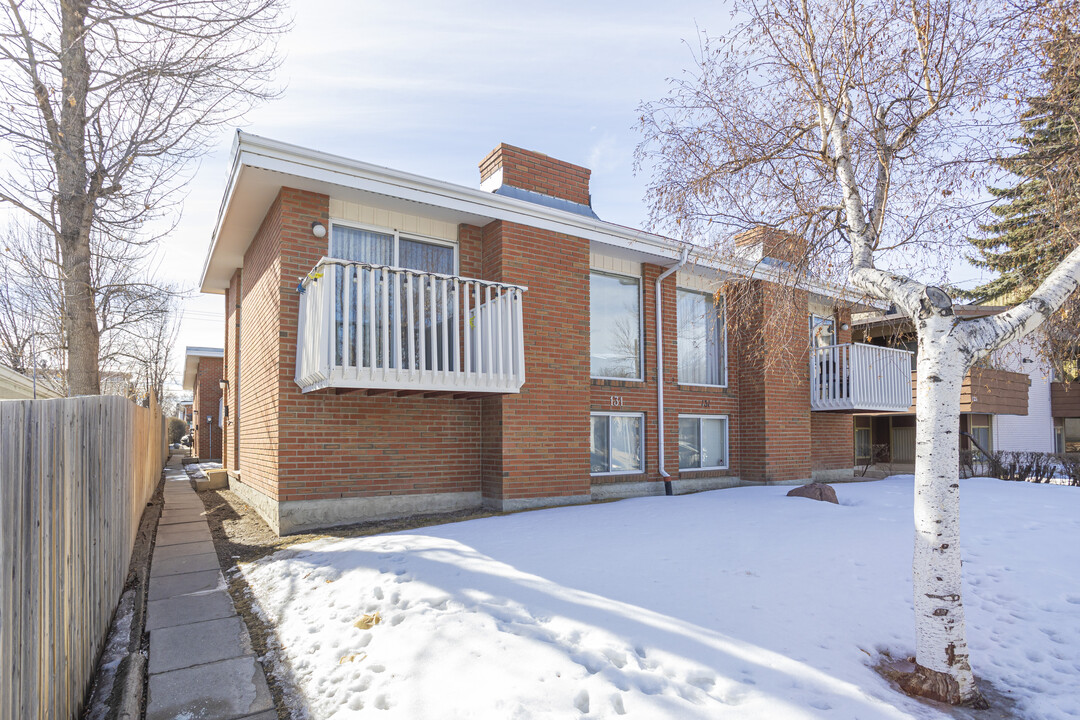 131 13 Av NE in Calgary, AB - Building Photo