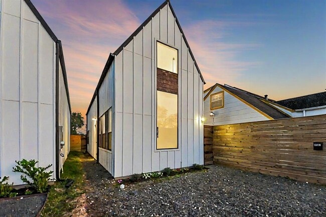 6161 Culberson St in Houston, TX - Building Photo - Building Photo