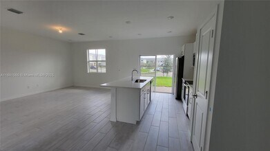 1759 SE 8th Ter in Florida City, FL - Building Photo - Building Photo