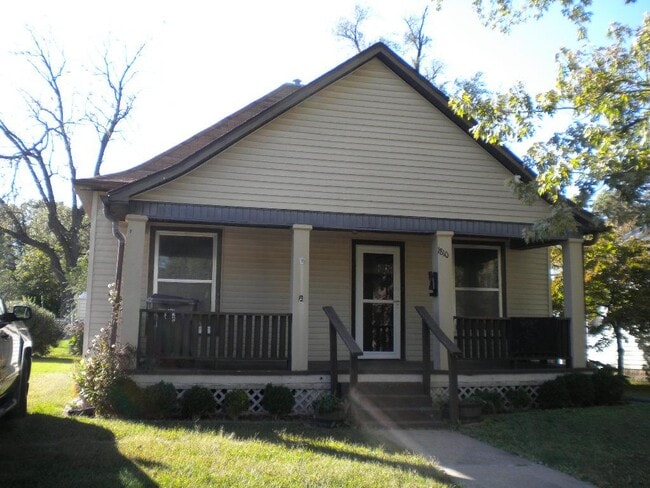 property at 1810 S Quincy Ave