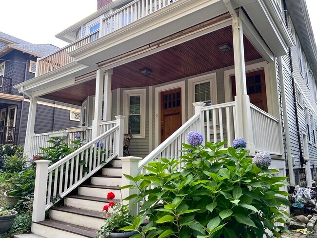 31 Blakeslee St, Unit 1