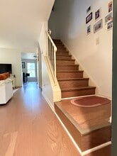 20502 Sterncroft Ct in Gaithersburg, MD - Building Photo - Building Photo
