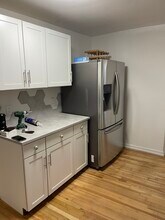 326 Cottage Grove Rd, Unit 2 in Bloomfield, CT - Foto de edificio - Building Photo