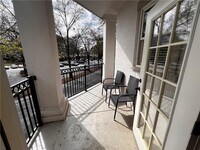 11 Perimeter E Ctr photo'