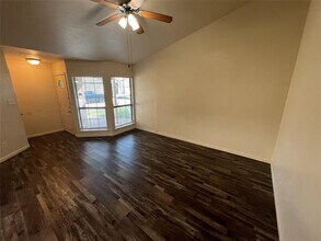 2450 Sunflower Dr in Arlington, TX - Building Photo - Building Photo