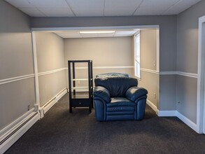 685 Massabesic St-Unit -2-E in Manchester, NH - Foto de edificio - Building Photo