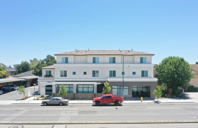 Tobiano at Orchard Ranch in Morgan Hill, CA - Foto de edificio - Building Photo