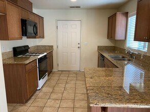 3933 W Cecil Ave in Visalia, CA - Building Photo - Building Photo