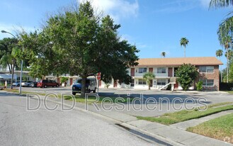 612 Sally Ln S in Clearwater, FL - Building Photo