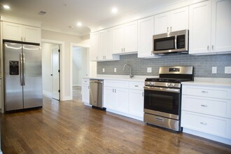 53 Quint Ave, Unit 1 in Boston, MA - Foto de edificio - Building Photo