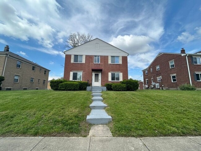 property at 1549 Old Ln Ave